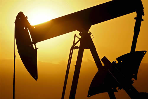 La OPEP analiza este jueves si recorta o no la producción de petróleo ante caída de precios