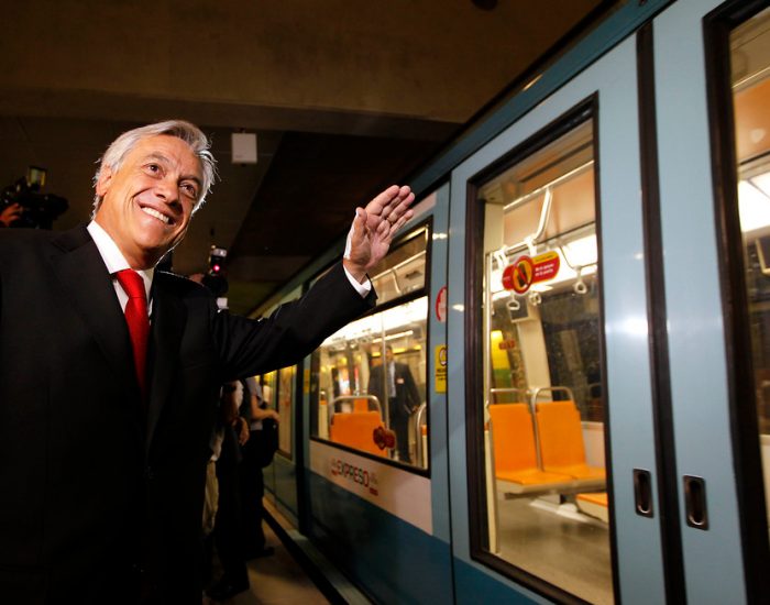 El gobierno respalda a Gómez-Lobo en estrategia que atribuye a Piñera responsabilidad por fallas del Metro