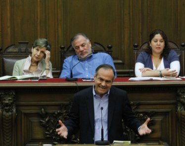 Walker golpea la mesa y dice que la DC es un partido de centro izquierda por lo que llamó a que «nadie se haga películas»