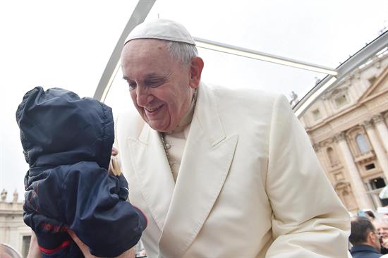 El Papa dice que Argentina debe terminar el mandato de Fernández «en paz»