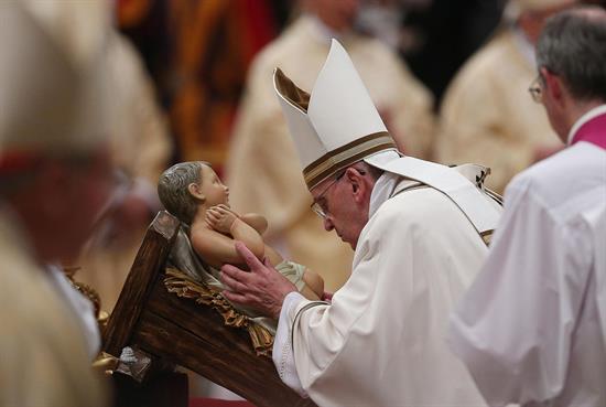 El papa recuerda en su mensaje «las muchas lágrimas en esta Navidad»