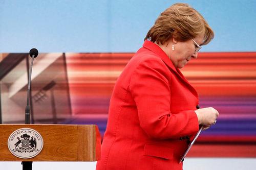 La Moneda paralizada entre la encuesta CEP y el cambio de gabinete