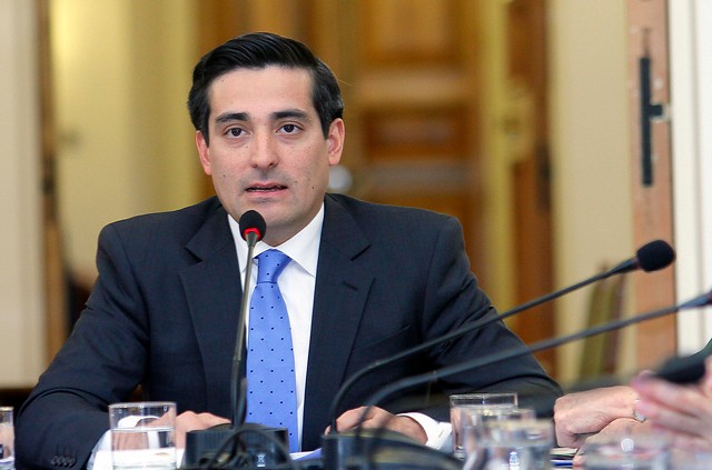 Peñaililllo hace autocrítica y dice que la Presidenta «es la única que puede dar la noticia» sobre un cambio de gabinete