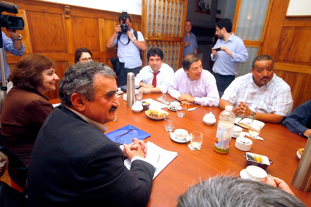 Gajardo encuentra refugio con  dirigentes de la Nueva Mayoría mientras disidencia continúa protestas