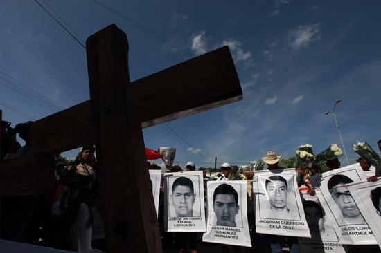 Investigación periodística asegura que el Ejército y la Policía Federal estuvieron involucrados directamente en la desaparición de los estudiantes mexicanos