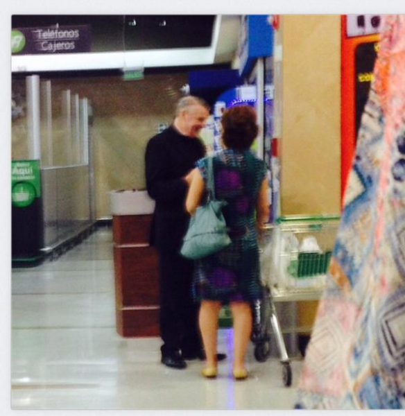 Foto:  Un sonriente John O’Reilly fue captado de compras en el supermercado