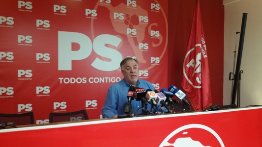 Andrade: “El proceso de transformaciones no puede sustentarse sólo en el capital político de la Presidenta Bachelet, no es justo”