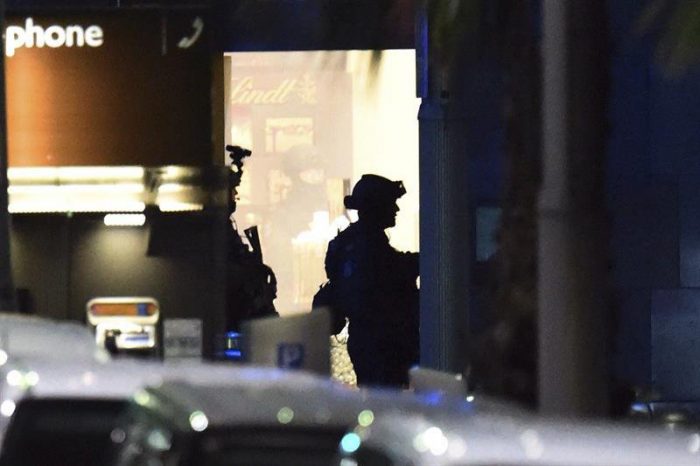 Policía confirma tres muertos y cuatro heridos tras operación de rescate en Sidney