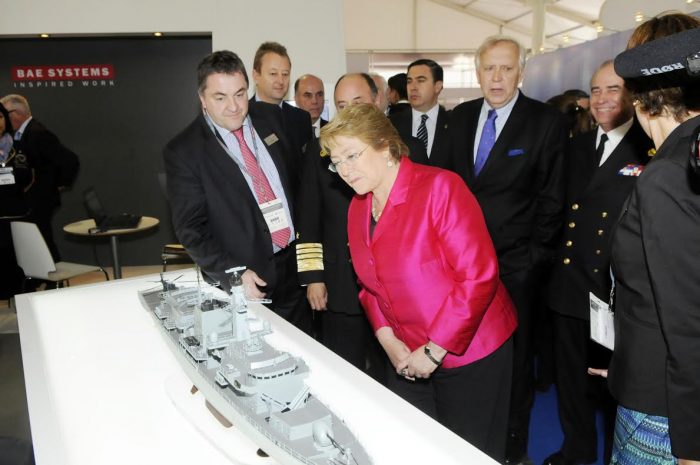 Bachelet anuncia construcción de dique flotante y nuevas unidades navales para Chile