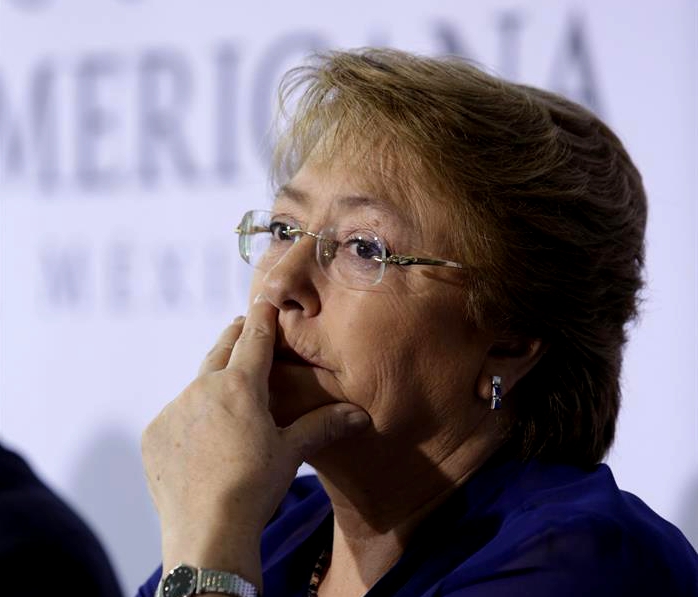 > Bachelet sale a defender sus reformas en Cumbre Iberoamaricana y advierte que desigualdad amenaza futuro crecimiento