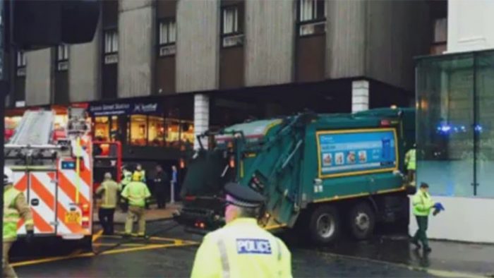 Camión de basura arrolla y mata a varios peatones en el centro de Glasgow