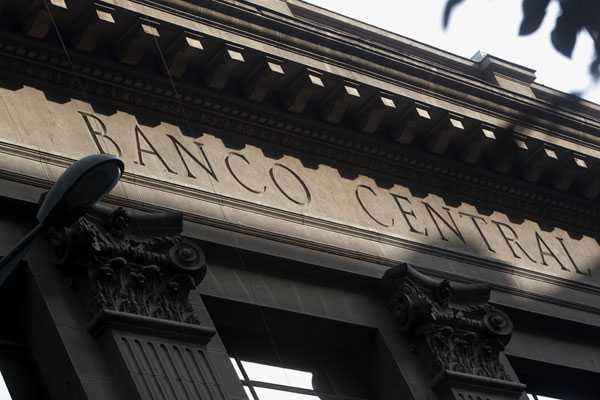 Imacec de octubre da respiro al gobierno: actividad económica creció 1,5% en octubre, en línea con expectativas