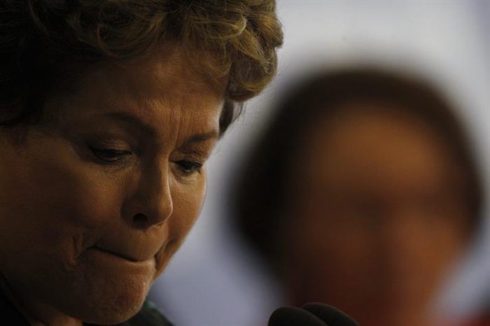 Rousseff recibe informe sobre la dictadura con lágrimas y «sin revanchas»