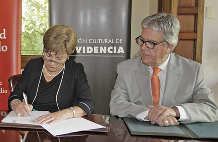 Aceptan renuncia de Eugenio Llona en la Fundación Cultural de Providencia