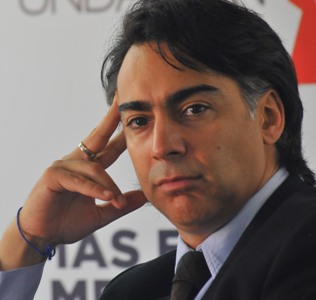 ME-O: «Hay que ayudar a empujar la micro que conduce Bachelet que está estancada en el barro»