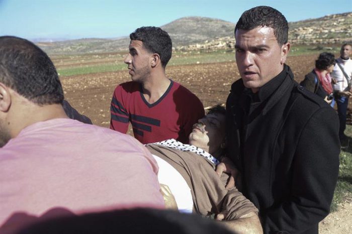 Cientos de personas despiden al ministro palestino muerto en ofensiva israelí