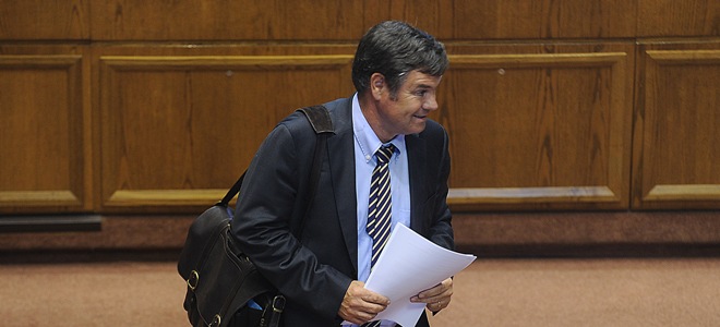 Ossandón responde a Mañalich y dice que el ex ministro representa a una derecha «más sectaria que divide entre ricos y pobres»