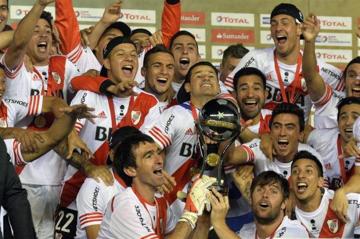 River Plate se corona campeón de la Copa Sudamericana tras 17 años sin trofeos internacionales