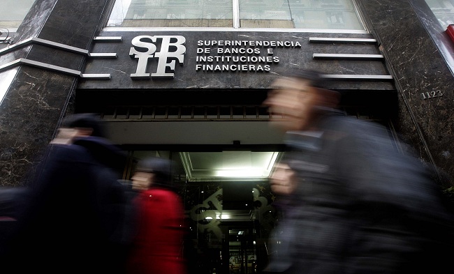 Deterioro fiscal pone bajo presión a banca chilena