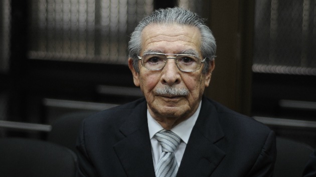 Ex dictador guatemalteco Ríos Montt será sometido a nuevo juicio por genocidio y defensa busca posponer la audiencia