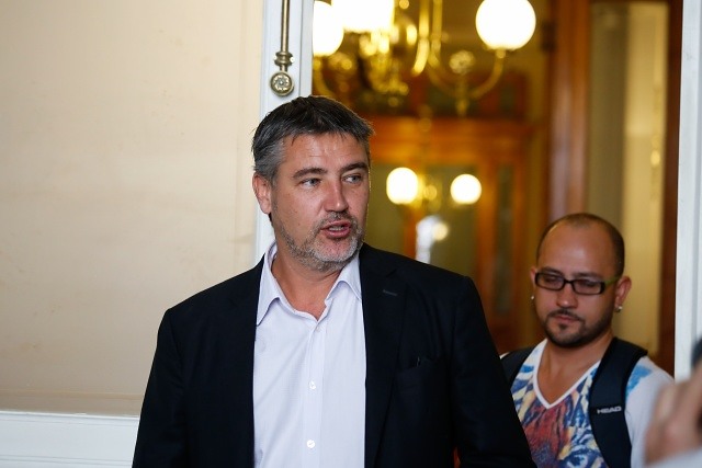 Fulvio Rossi tira el mantel y deja comisión conjunta que diseña la Reforma Educacional