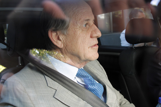 Carlos Alberto Délano  termina de declarar  por más de ocho horas como imputado en la fiscalía