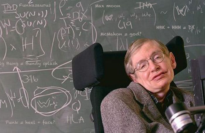 Premian a científico chileno por sus hallazgos genéticos sobre origen de la enfermedad que afecta a Stephen Hawking