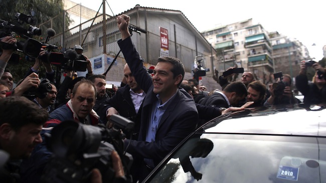 Griegos dan apabullante victoria a partido que promete acabar con la austeridad