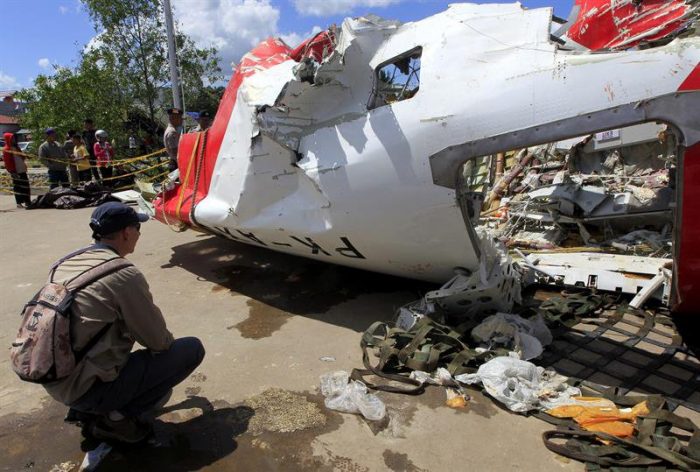 Investigadores descartan acción terrorista detrás de accidente del AirAsia