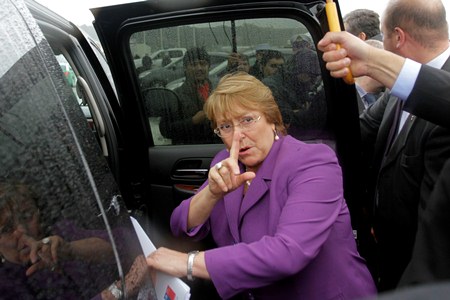 Bachelet concluye el 2014 con crisis de gabinete e instala en el debate el tema del aborto