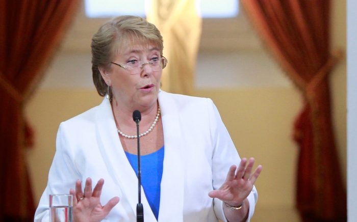 Bachelet celebra aprobación de la Reforma y pide «calma y confianza» a apoderados de colegios particulares subvencionados