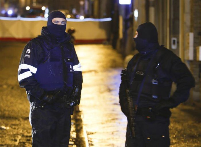 Fiscalía belga informa de 13 detenidos tras operación antiterrorista