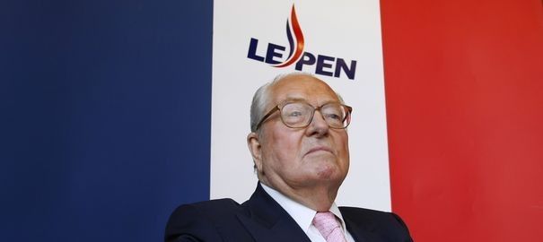 Ultraderechista Le Pen dice “lo siento, no soy Charlie” y alude a ideología “anarco trostkista” de dibujantes de Charlie Hebdó