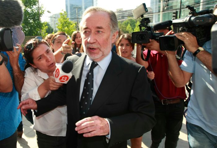 Jovino niega ser «el señor del talonario» y gana tiempo guardando silencio ante el fiscal