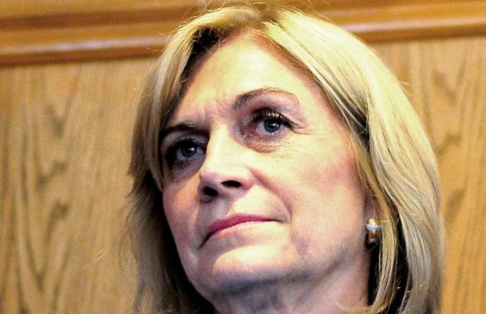 Matthei dice que Ena von Baer «tiene que dar explicaciones» y asegura que «cuando uno mete las patas hay que dar la cara»