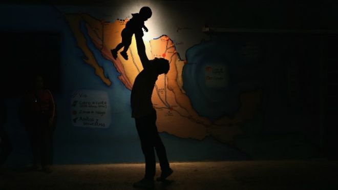 El polémico programa de regularización migratoria de México