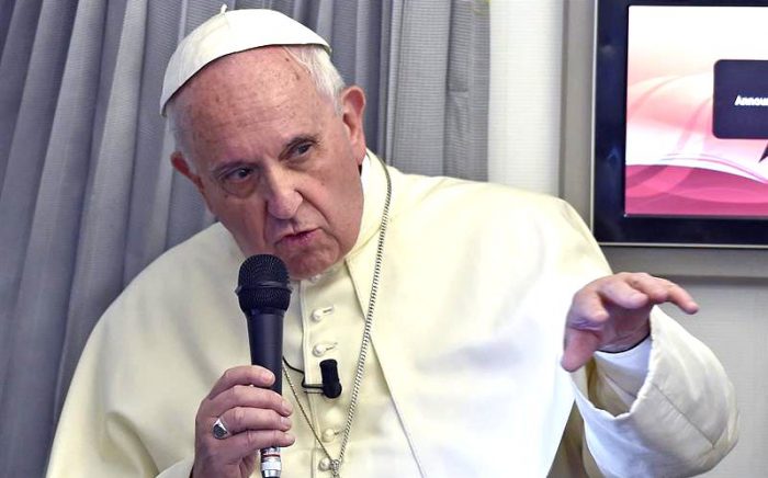 Papa Francisco: «Detrás de un atentado suicida hay un desequilibro humano»
