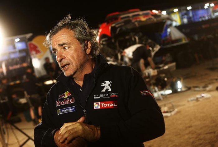 Español Carlos Sainz le dice adiós a un Dakar que vivió como una pesadilla
