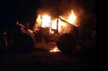 Nuevo ataque en La Araucanía deja maquinaria agrícola quemada