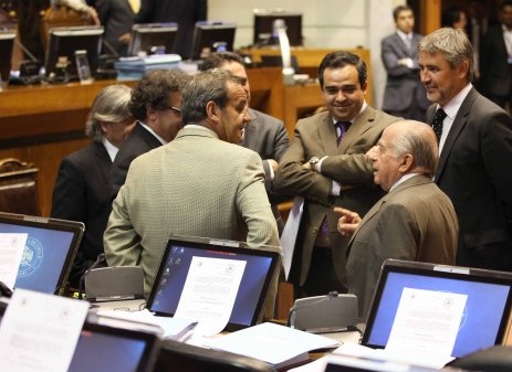 Senado aprueba fin al lucro en colegios que reciban financiamiento estatal