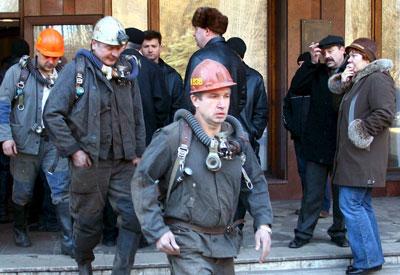 Cientos de mineros quedan atrapados tras ataque de artillería en Donetsk
