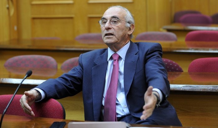 Sergio Bitar pide que Dávalos renuncie a su puesto en La Moneda