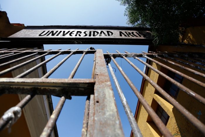 Universidad Arcis destituye a su secretario general