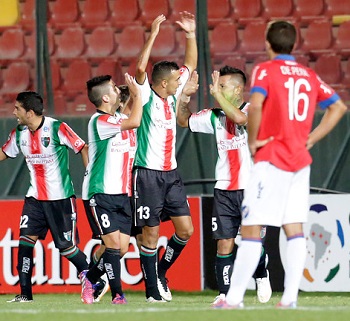 Palestino dio el primer golpe