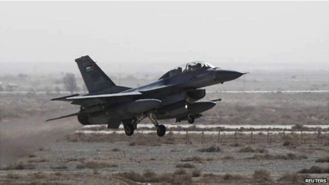Estado Islámico asegura que rehén estadounidense murió en ataques aéreos en Siria