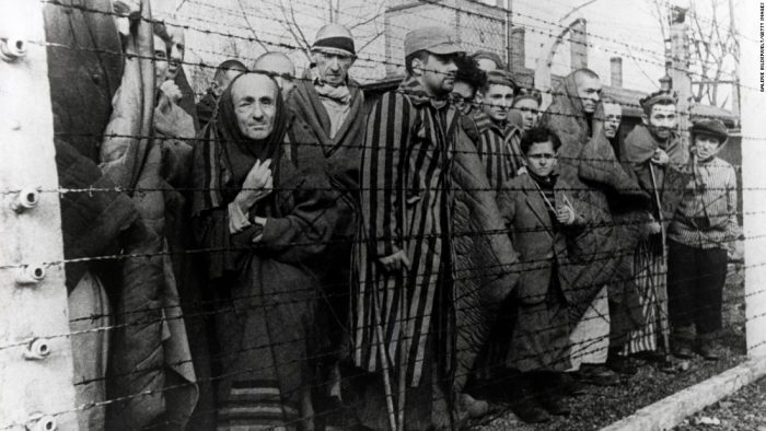 Fiscalía alemana acusa a hombre de 94 años de ser cómplice de 3.681 muertes en Auschwitz