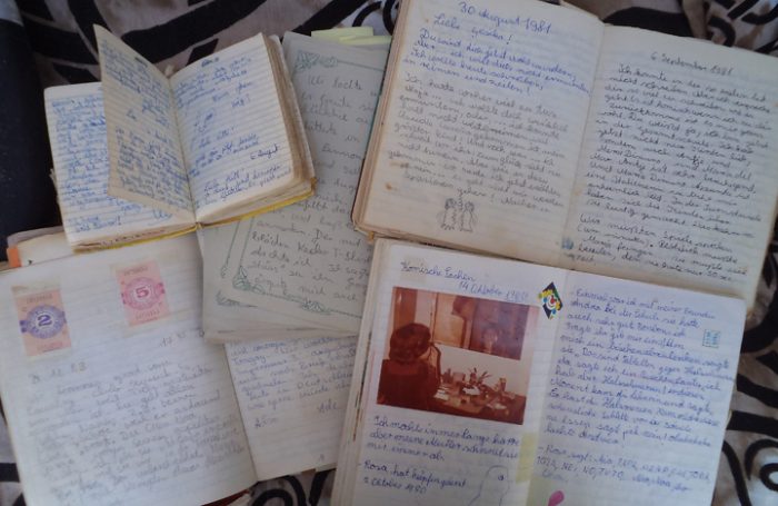 Publican libro que recopila diario de vida de una niña en el exilio