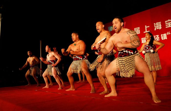 “TukuIho: Legado vivo”, la exposición maorí que aterriza en Chile junto a artesanos nativos desde Nueva Zelanda