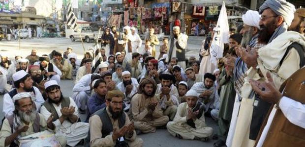 Latigazos y exorcismos, la cura fatal de los mulás afganos