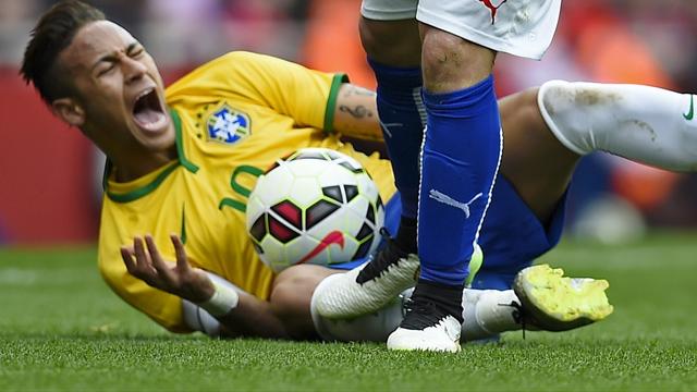 Neymar pisotea al Pitbull: «No conozco a Medel, no sé quién es»